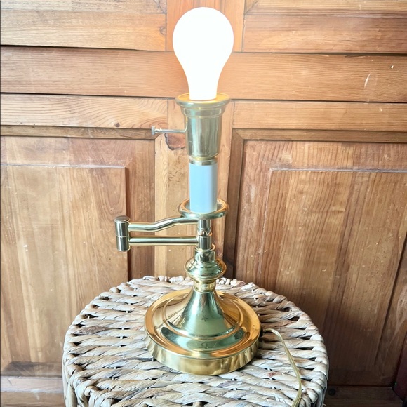 Underwriters Laboratories Vintage Brass Swing Arm Portable Desk Table Lamp - Picture 9 of 17